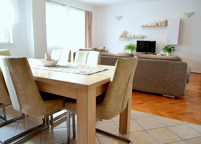 Hills Superior Apartman *